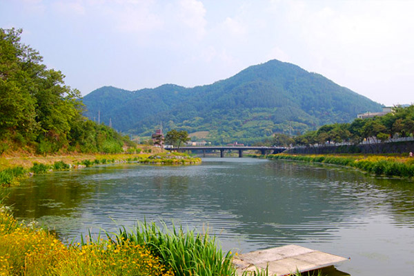 주소 : 충북 괴산군 괴산읍 문무로 12 (동부리) 전화 : 010-7710-6661